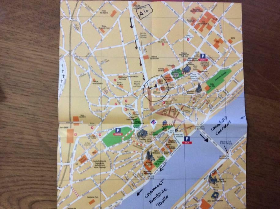 Loire Velo 3 Moderne Velo Parking 20 Places Velos Centre Historique *
