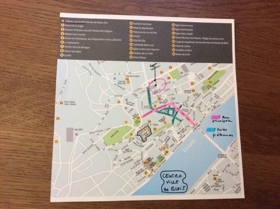 Loire Velo 3 Moderne Velo Parking 20 Places Velos Centre Historique Blois